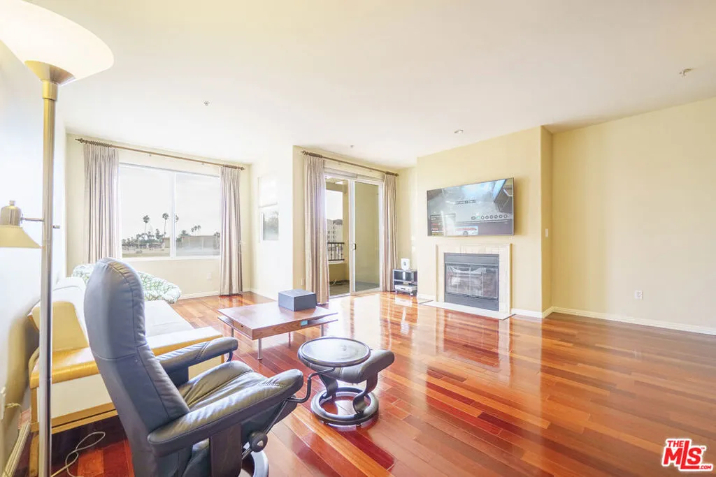 4568 W 1st Street 308, Los Angeles, California 90004 home-pic-20